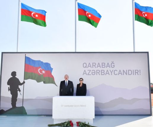 İlham Əliyev və Mehriban Əliyeva Bakıda inşası davam etdirilən Zəfər parkında olublar - YENİLƏNİB + FOTO